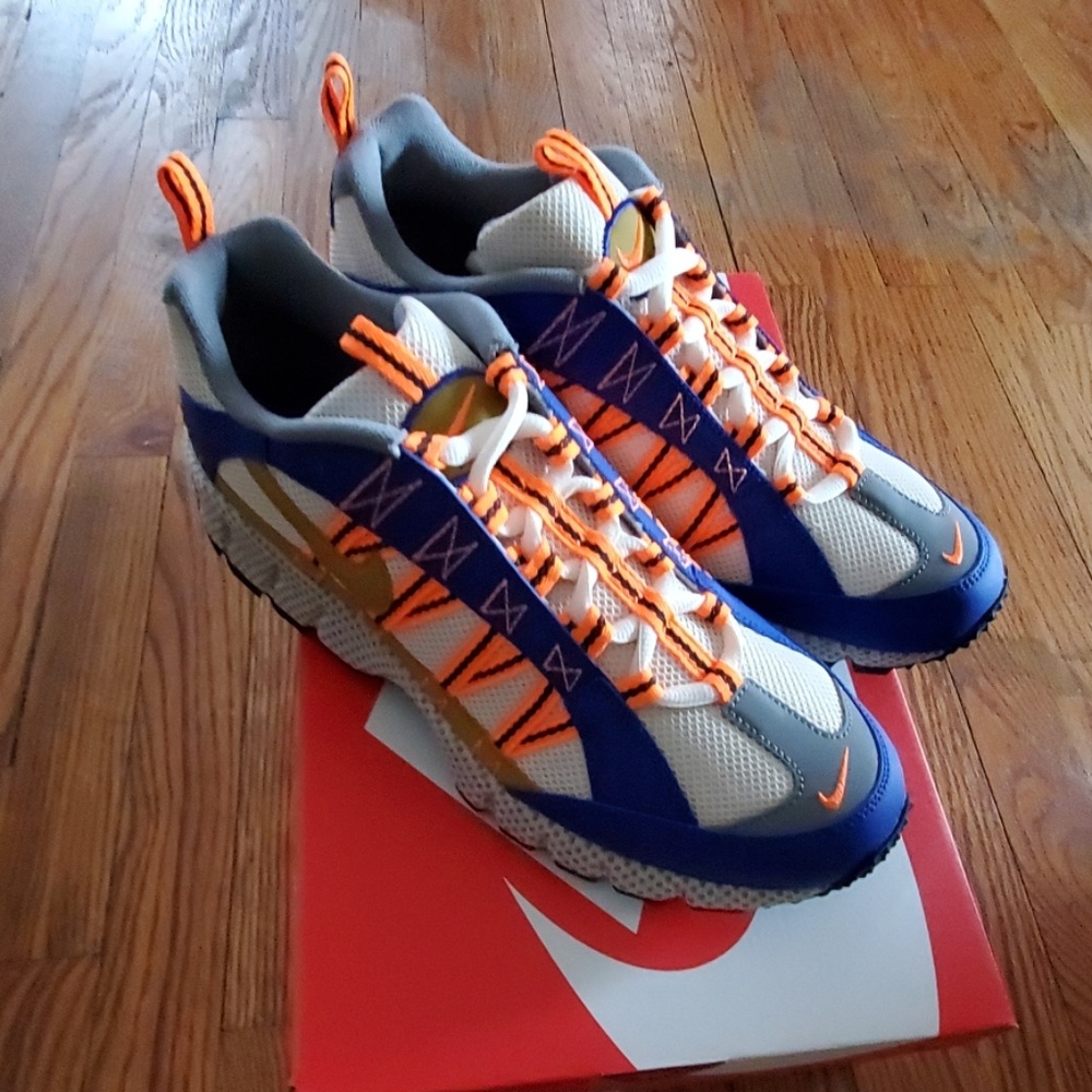 Men's size 11 Nike Air Humara '17 QS